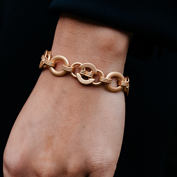 a matte gold mixed chainlink bracelet