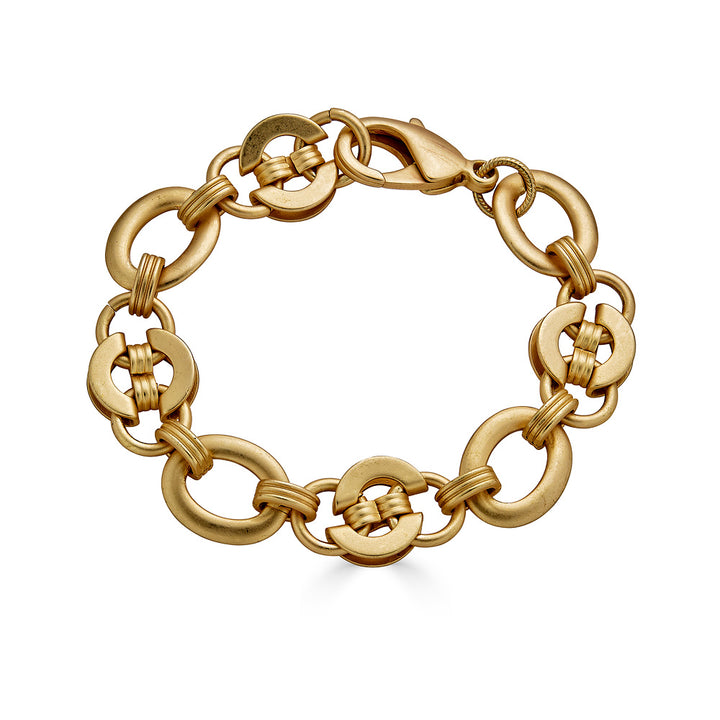 A matte gold mixed chainlink bracelet