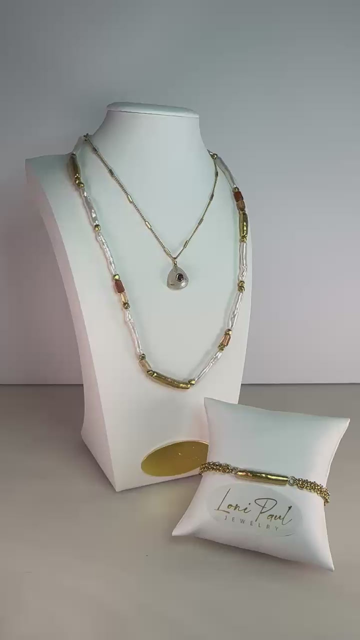 Biwa Pearl & Garnet Earring